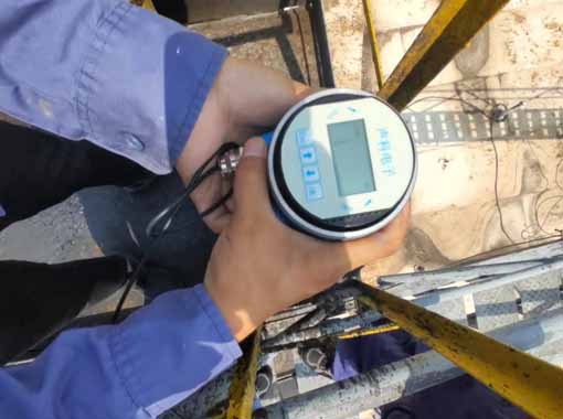 80GHz雷达液位计与外贴液位计对比分析